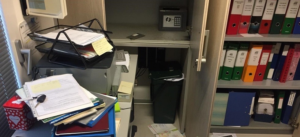 Furto e scasso alla Cisl, la sede del sindacato messa a soqquadro